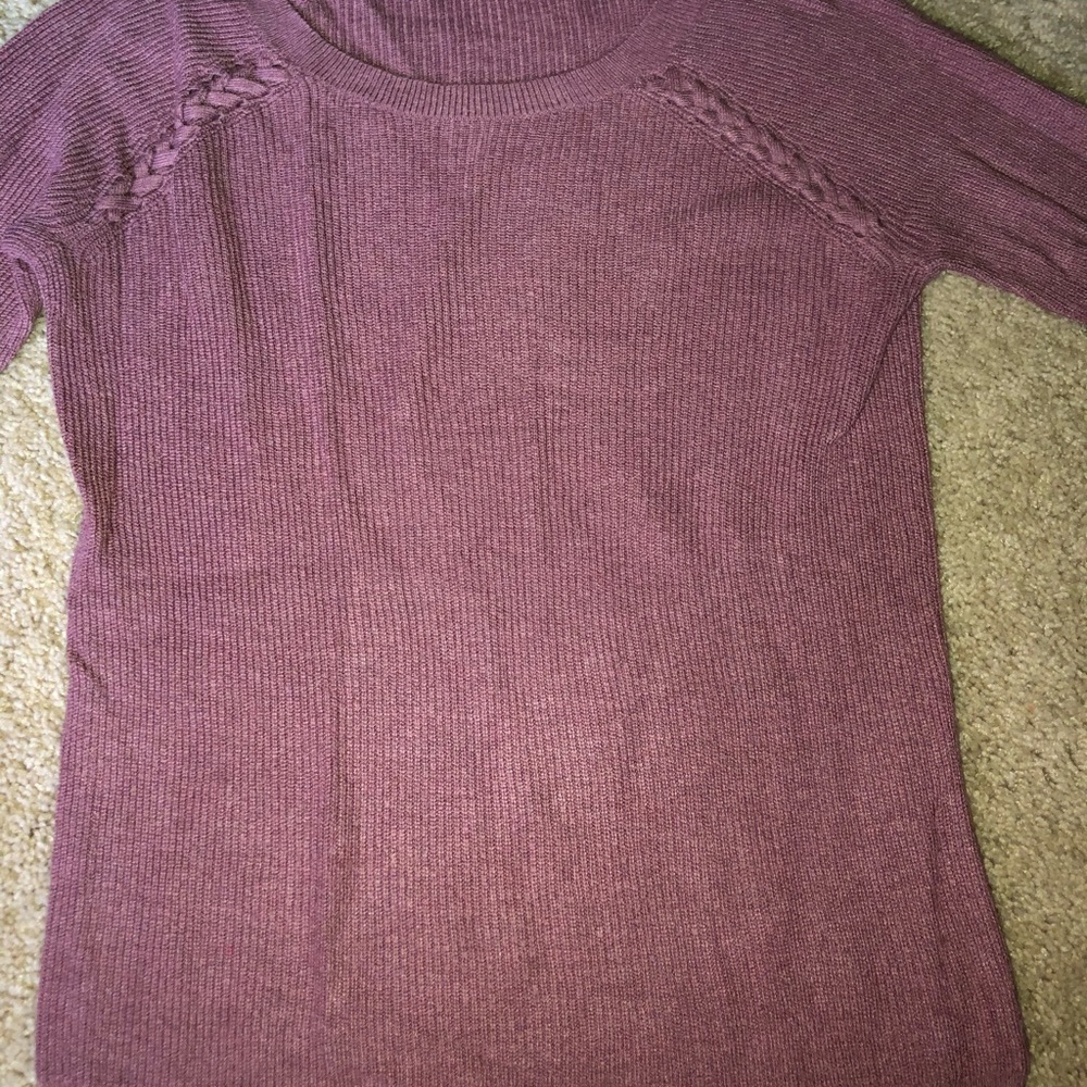 american eagle burgundy sweater
